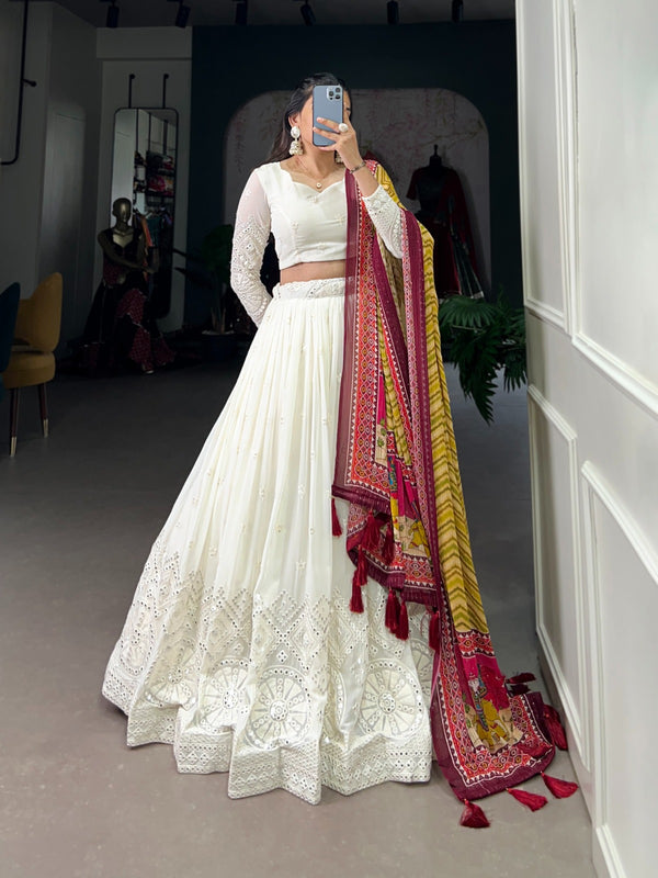 Experience timeless elegance with this beautiful lucknowi paper mirror work lehenga 🌸
